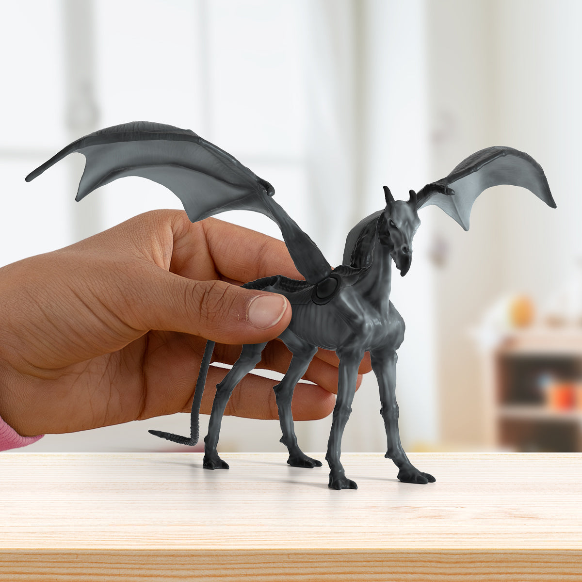 schleich-harry-potter-thestral-fantasyfigur-schwarz-geisterpferd image 2