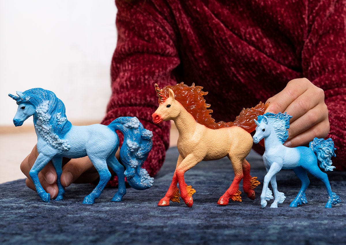 schleich-bayala-elementa-feuereinhorn-hengst-figur-70756 image 2