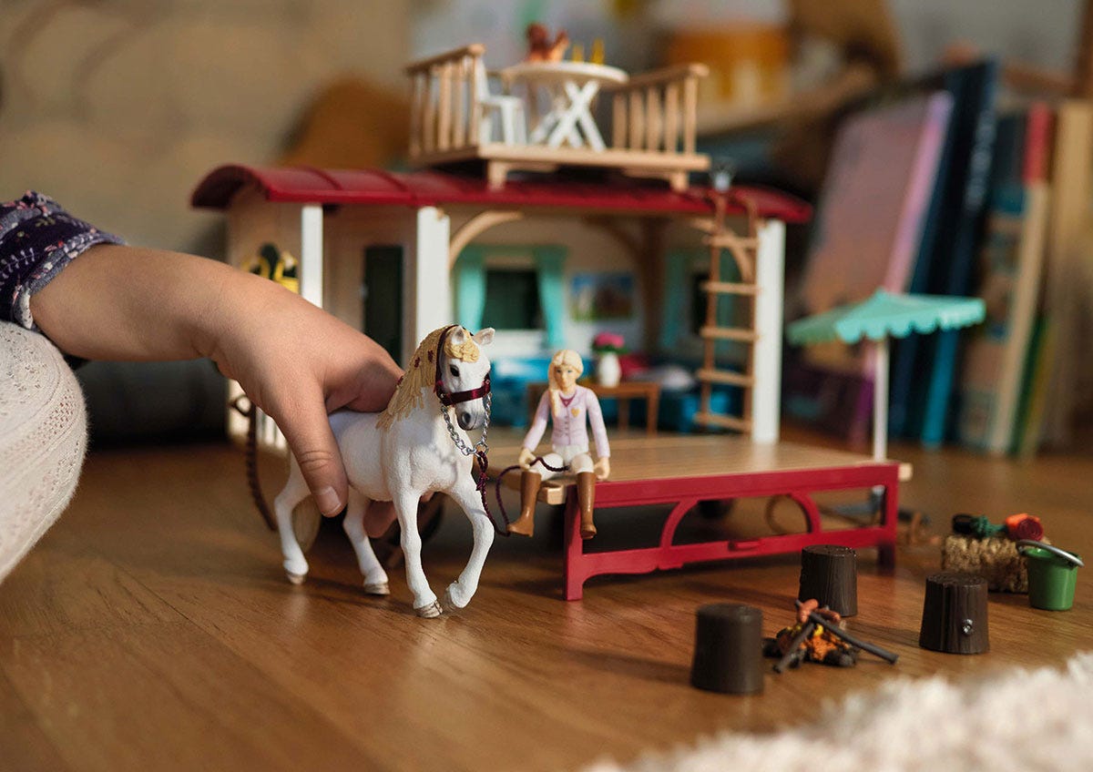 schleich-horse-club-wohnwagen-f-r-geheime-club-treffen-42593 image 3