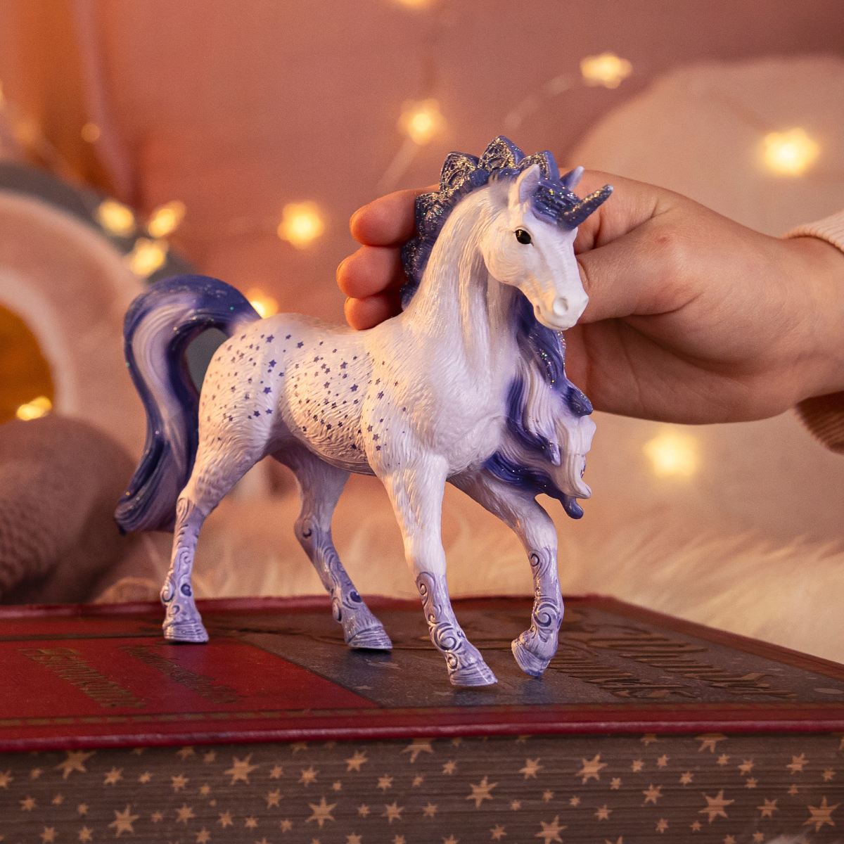 schleich-bayala-cosmos-einhorn-hengst-figur-glitzer image 2