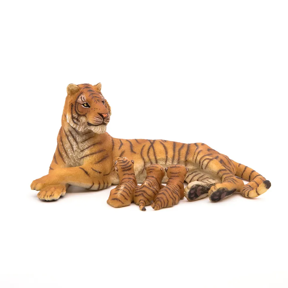 papo-wildlife-tigerin-liegend-figur-stillend-mit-jungem image 1