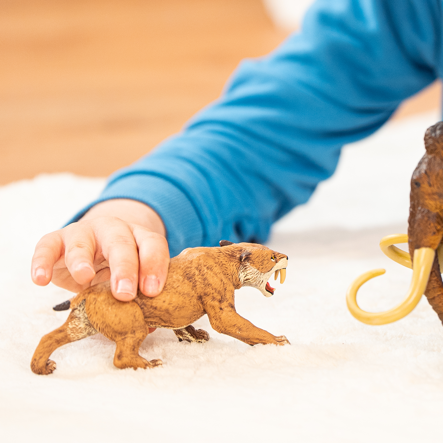 papo-dinosaurs-smilodon-figur-s-belzahntiger image 2