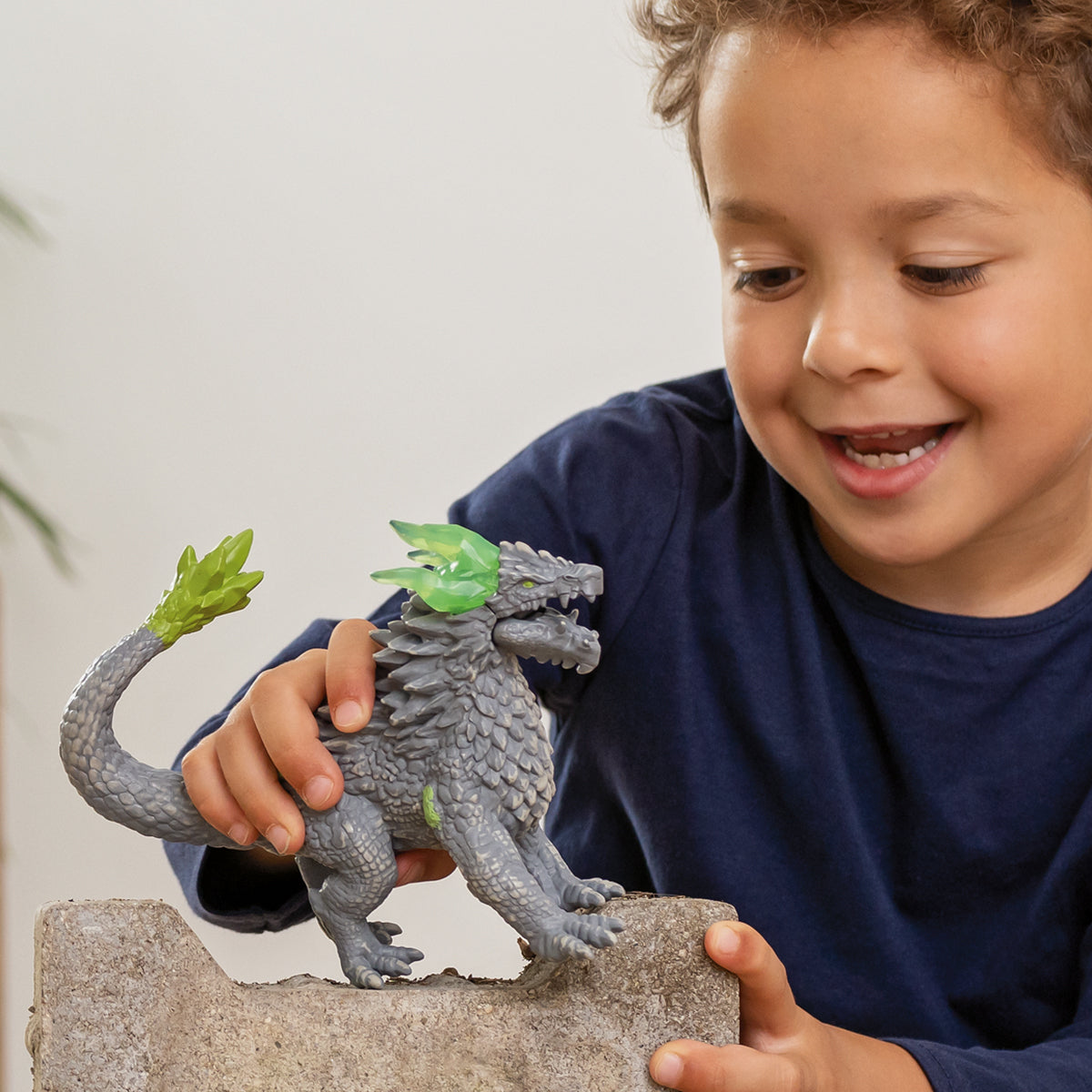 schleich-eldrador-steindrache-spielfigur-70149-mit-kristallen image 2