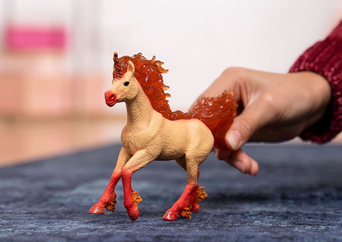 schleich-bayala-elementa-feuereinhorn-hengst-figur-70756 image 3