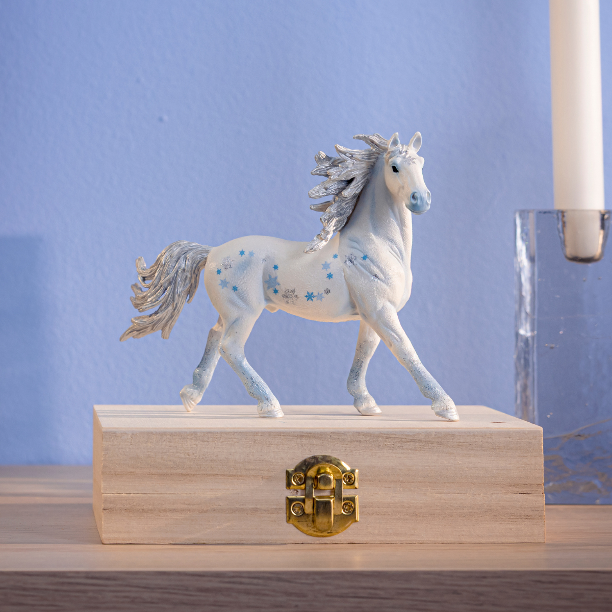 schleich-horse-club-frostiges-weihnachtspferd-figur-wei image 2
