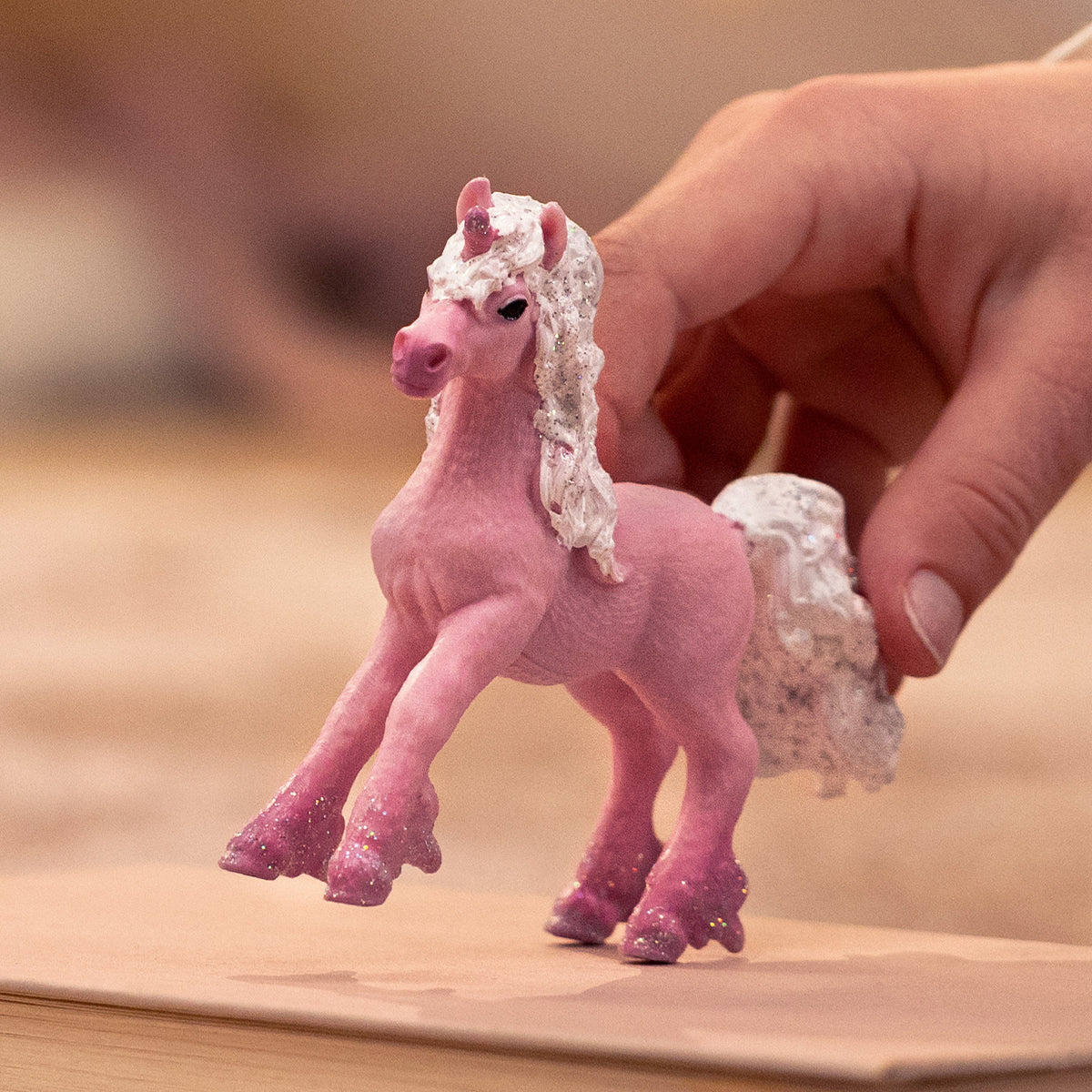 schleich-bayala-bl-ten-einhorn-fohlen-fantasy-figur image 2