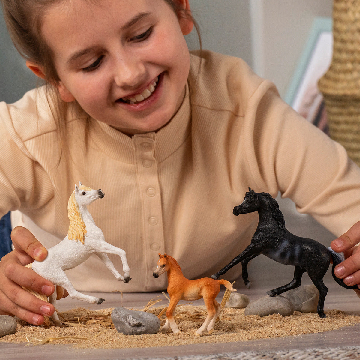 schleich-horse-club-araber-hengst-13981-pferdefigur-schwarz image 3