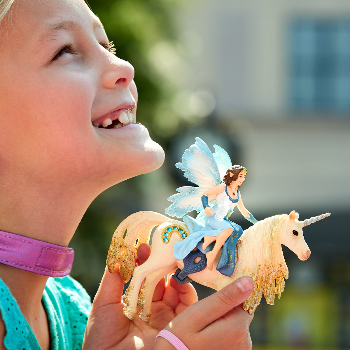 schleich-bayala-42508-eyelas-ausritt-spielfigur-goldeinhorn image 2