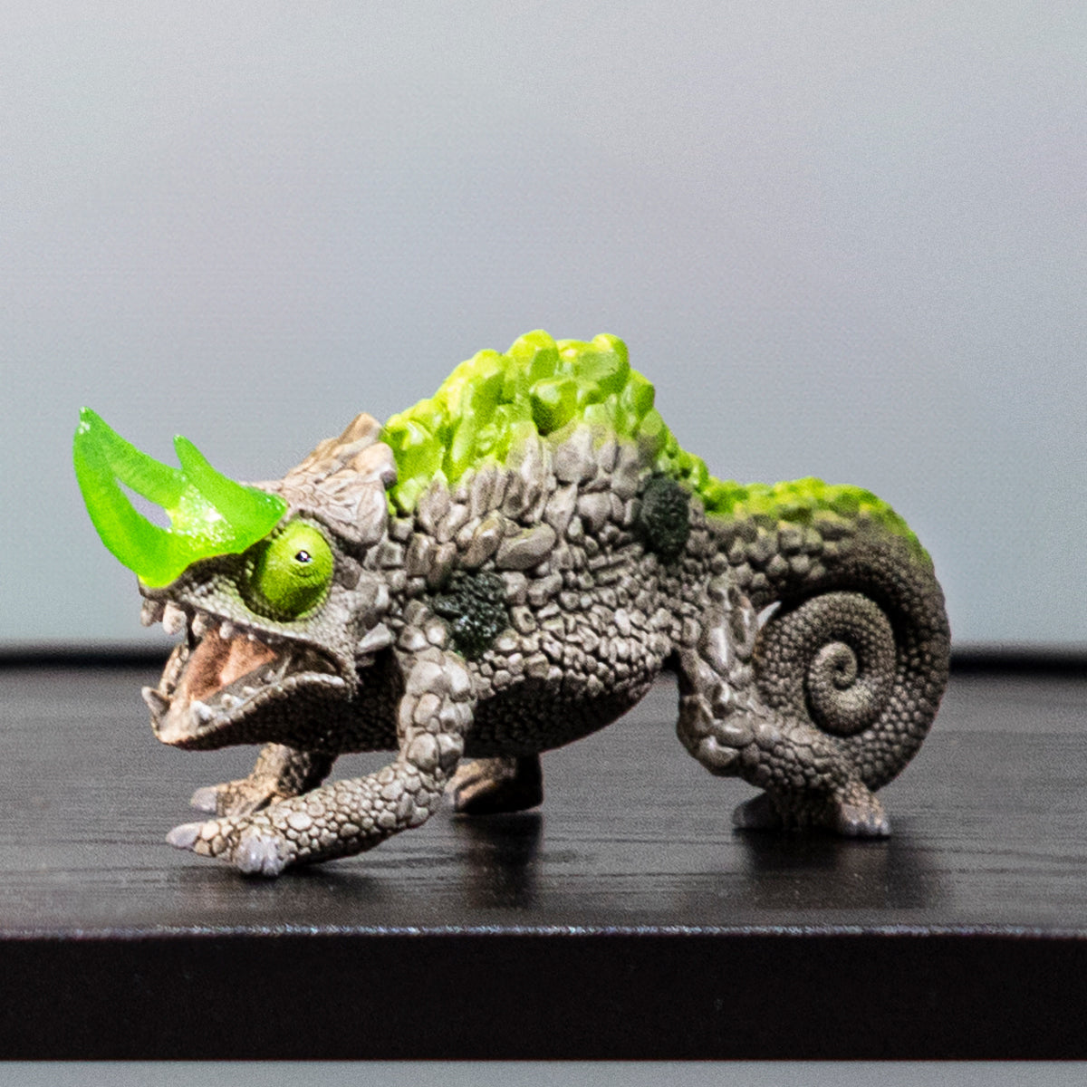 schleich-eldrador-steincham-leon-fantasy-figur-72238 image 2