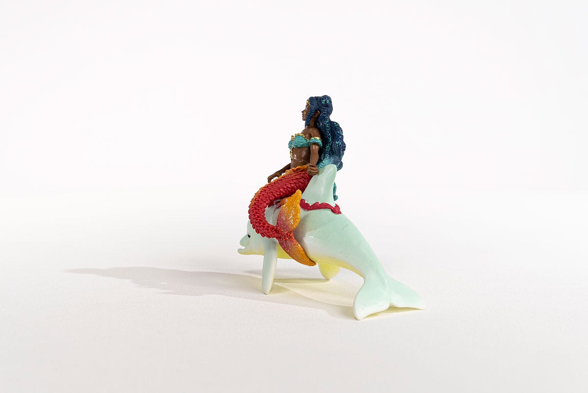 schleich-bayala-70719-isabelle-auf-delfin-meerjungfrau-figur image 3