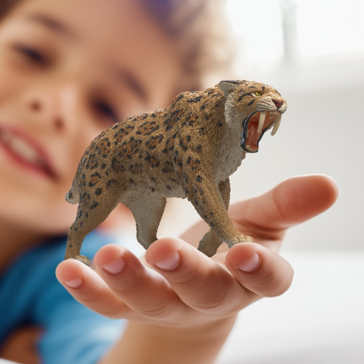schleich-dinosaurs-s-belzahntiger-15054-spielfigur-braun image 2
