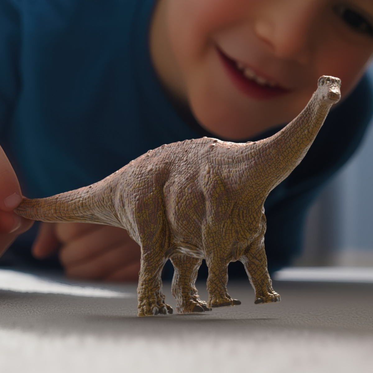 schleich-dinosaurs-brontosaurus-dinosaurierfigur-15051-pflanzenfresser image 2