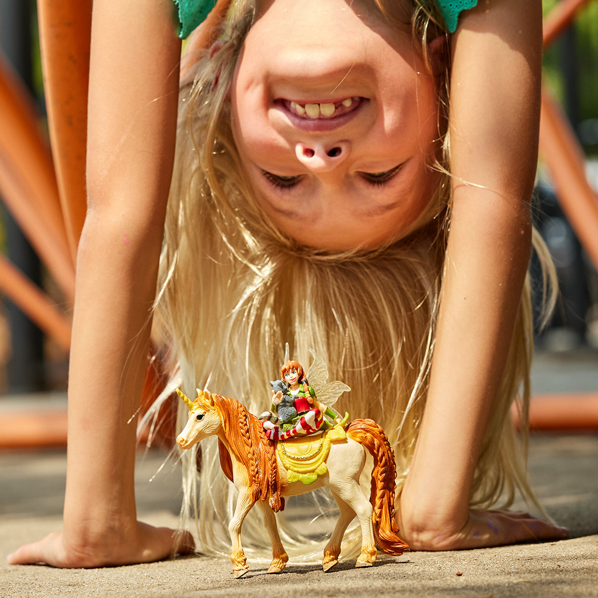 schleich-bayala-70567-marween-glitzer-einhorn-figur image 2