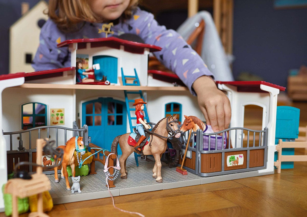 schleich-horse-club-reiterhof-42567-spielset-mit-pferden image 2