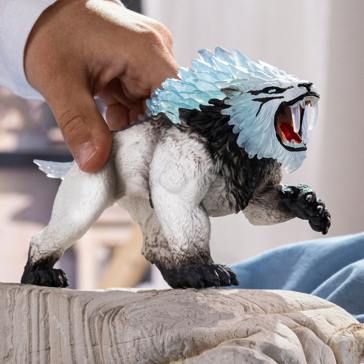 schleich-eldrador-s-belzahntiger-72281-fantasy-figur-eiswelt image 2