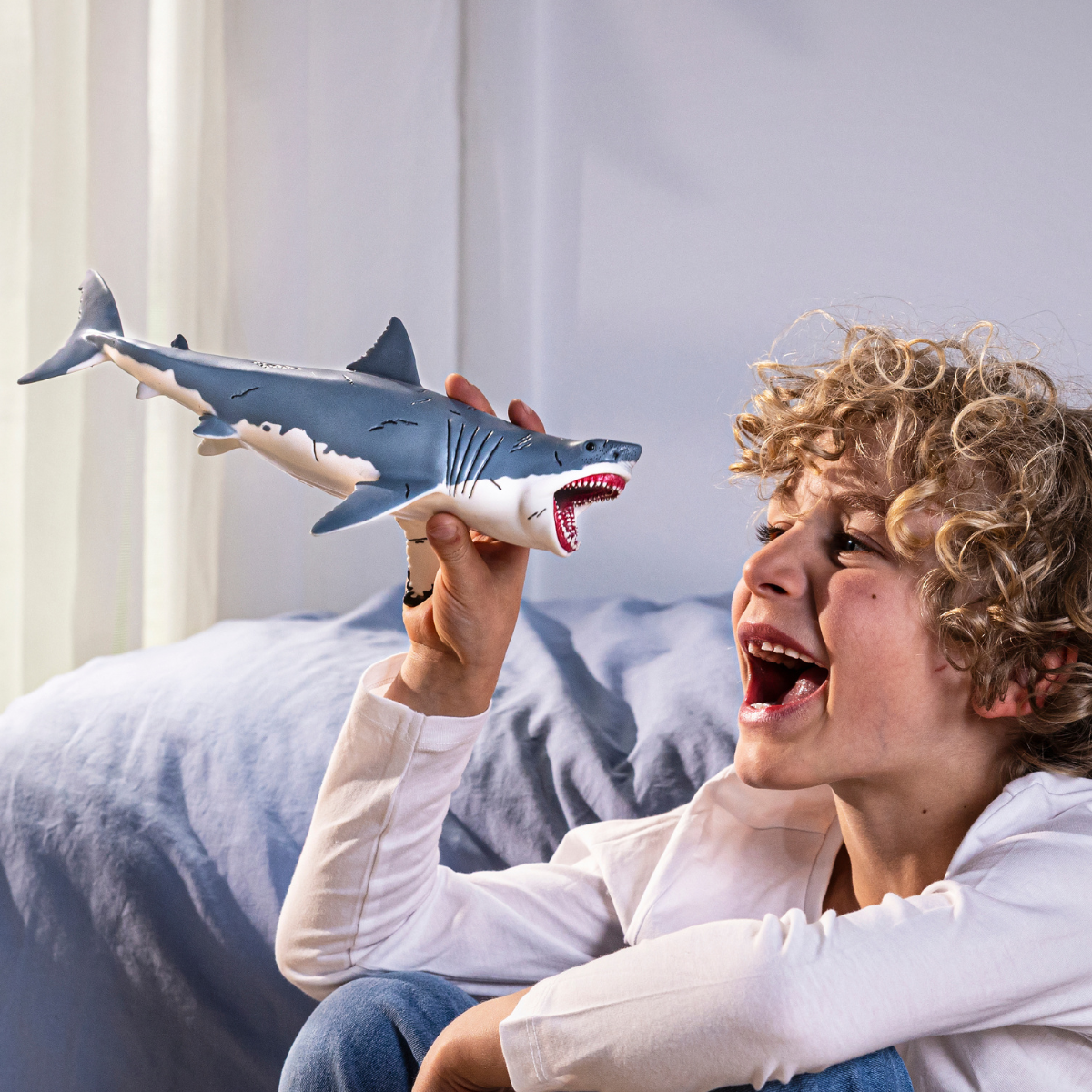 schleich-dinosaurs-megalodon-spielfigur-15055-urzeit-hai image 2