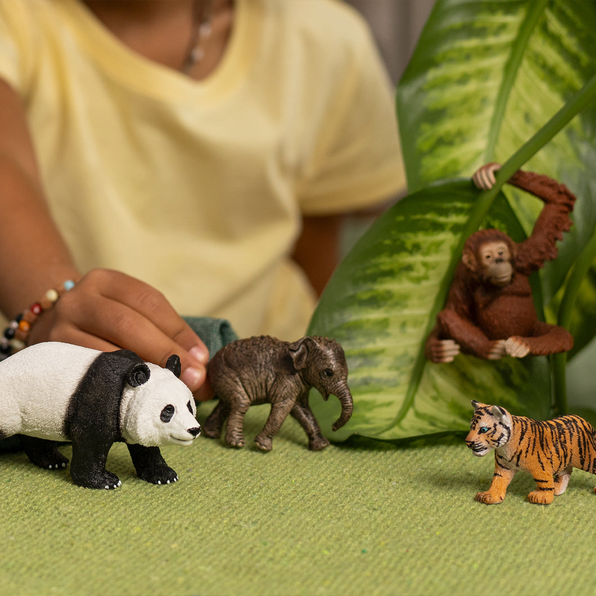 schleich-wild-life-asien-starter-set-tierfiguren-42736 image 2