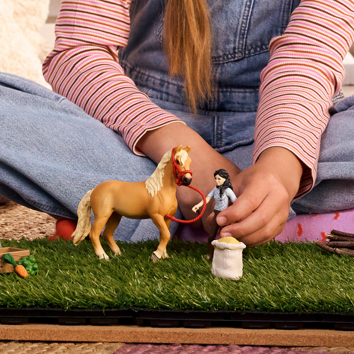 schleich-horse-club-42797-emilys-pflege-set-pferdespielzeug image 2