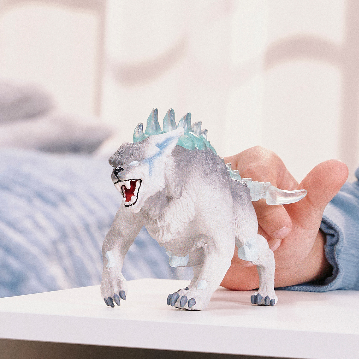 schleich-eldrador-eis-luchs-70856-fantasyfigur image 2